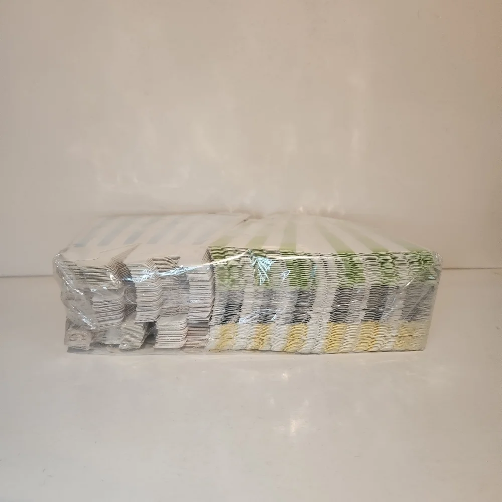 Brand New 120 count Foldable Popcorn Buckets